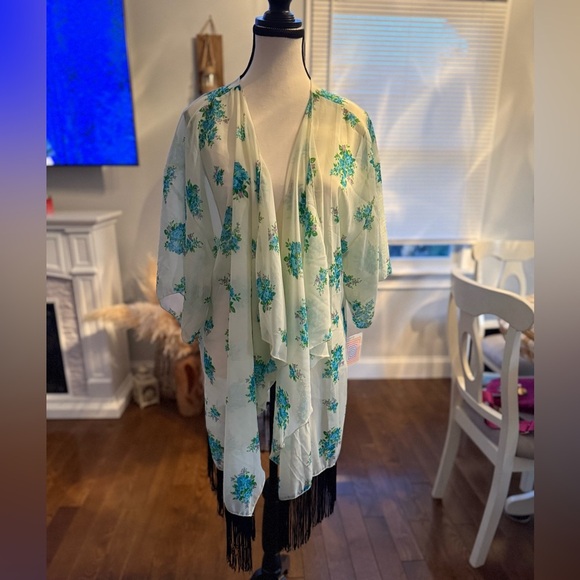 BNWT LuLaRoe kimono Monroe Floral Kimono with Fringe SWIM coverup as well - Picture 1 of 7